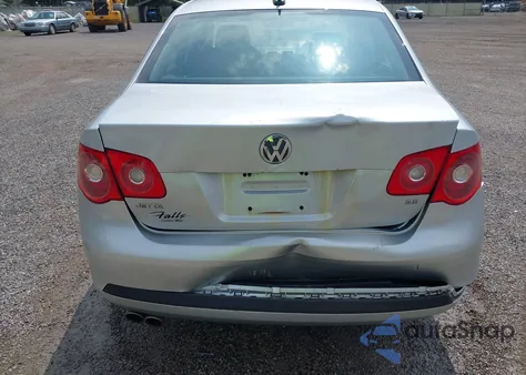 2005 Volkswagen Jetta 2.5 from USA, damaged, VIN 3VWDF71K25M610900